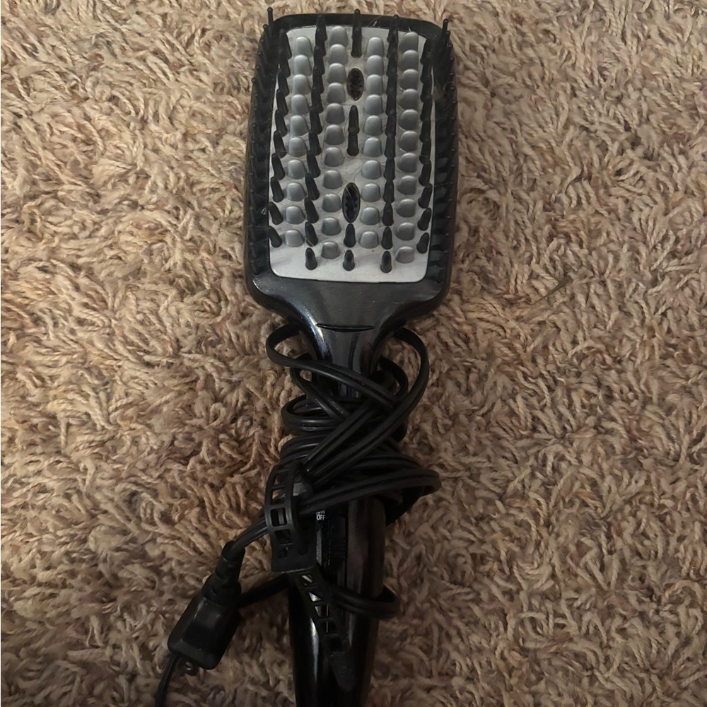 Black and Gray Hair Straightening Brush